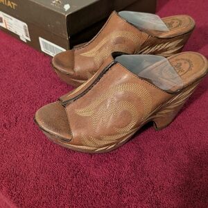Ariat Women's Tan Leather Mules with Gold Accents